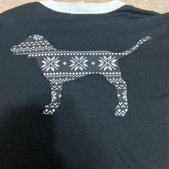 ALMOST NEW Pink Holiday T-shirt - Picture 2 of 3